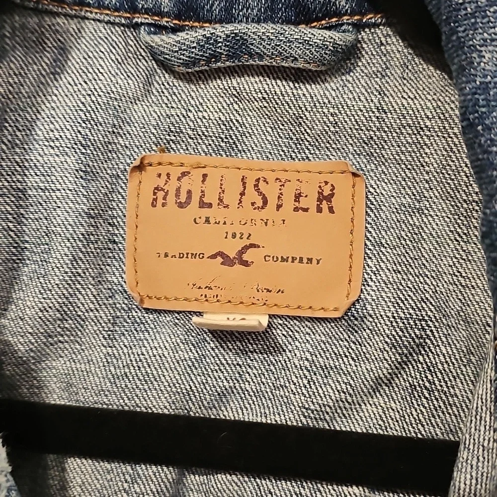 Hollister Distressed Blue Denim Jacket - Picture 4 of 9